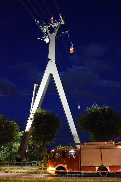 Koelner Seilbahn Gondel blieb haengen Koeln Linksrheinisch P855.JPG - Miklos Laubert